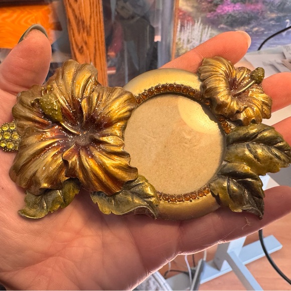 Hibiscus Floral Photo Frame - Picture 2 of 4